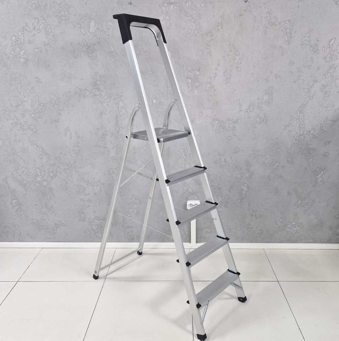 Драбина з алюмінію, стрем'янка 5 сходинок Gut Meister APL-15107