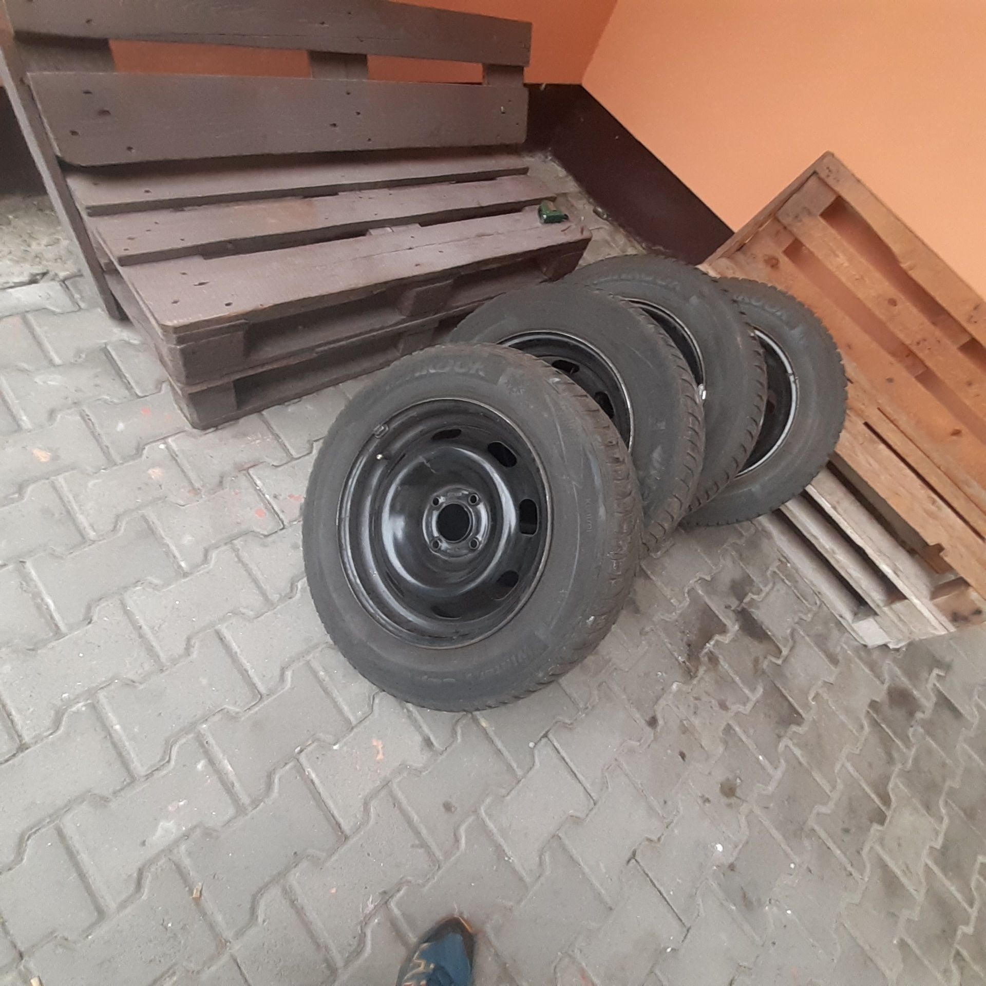 Диски R15. Розболтовка 4×108.