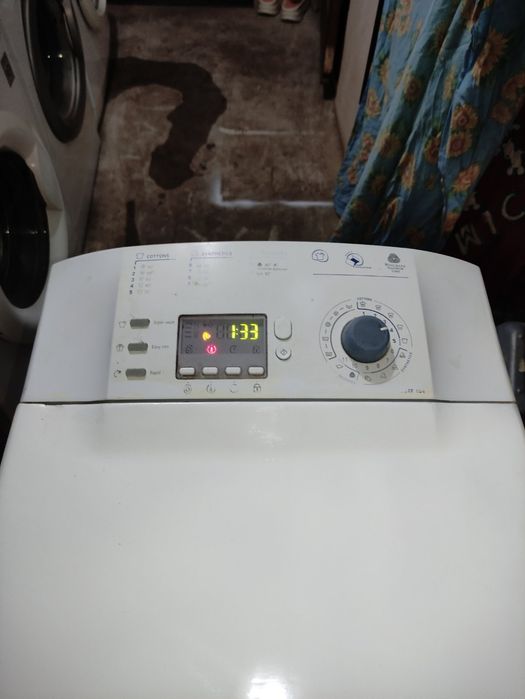 Стиральная машина Ariston 5 кг