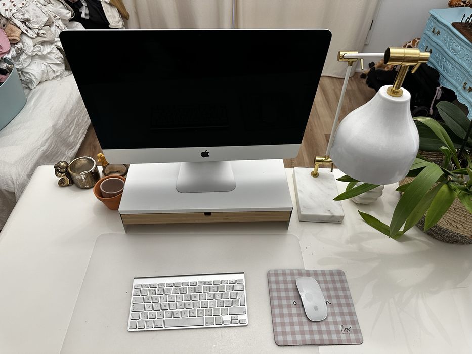 iMac 21.5”, mid2014, i5, 8GB RAM, 500GB SSD