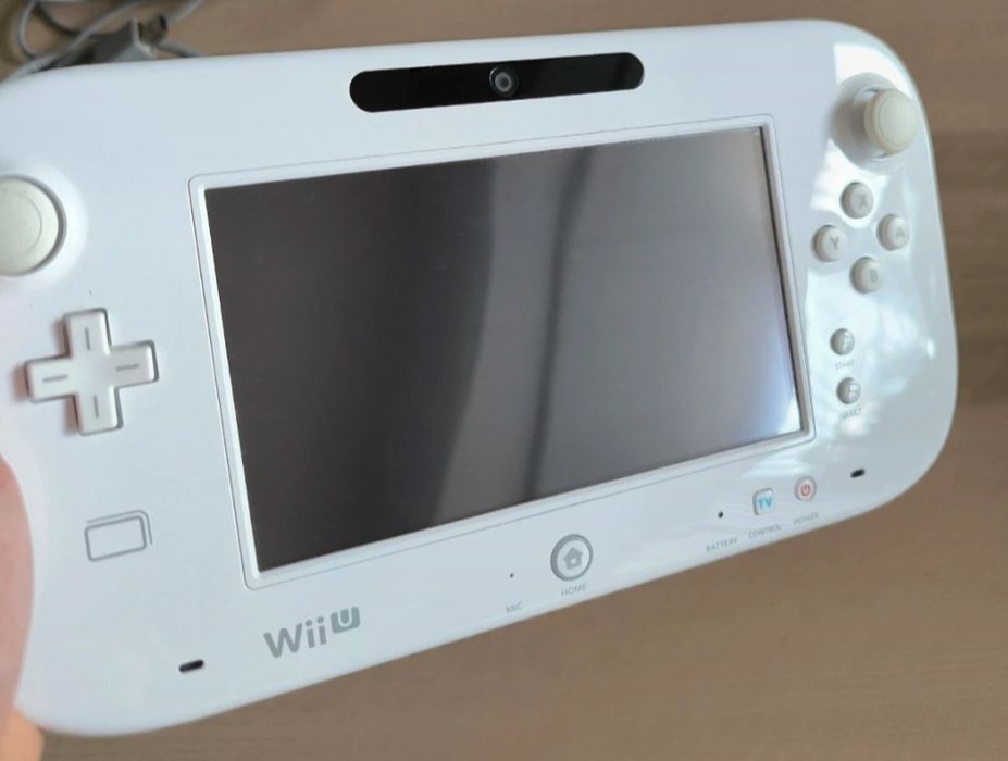 Nintendo Wii U Branca 8GB + jogo Nintendo Land