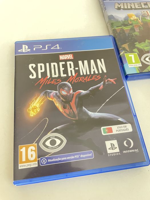 PlayStation 4 + comando + jogos