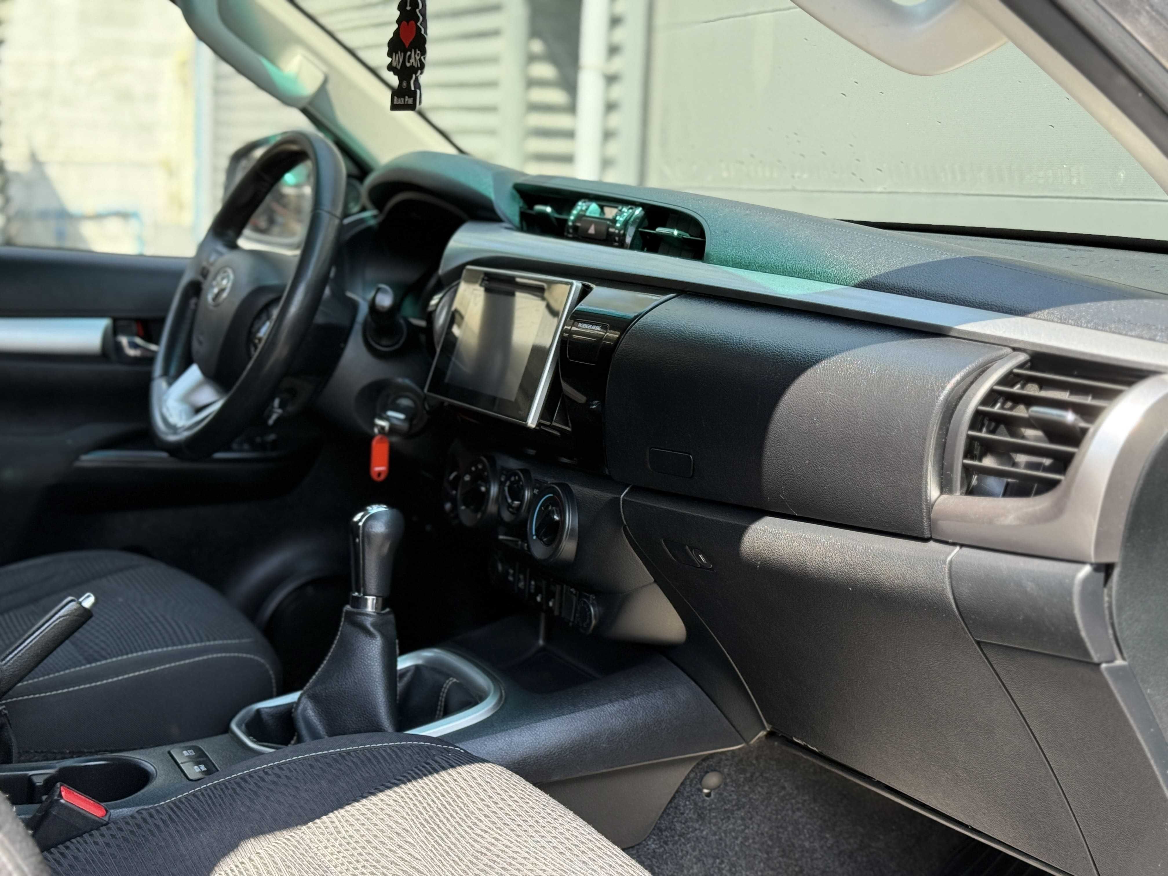 TOYOTA HILUX 2.4 D-4D 4X4