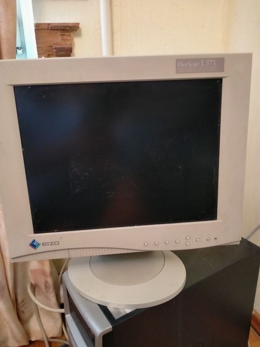 Монитор  б/у для системника