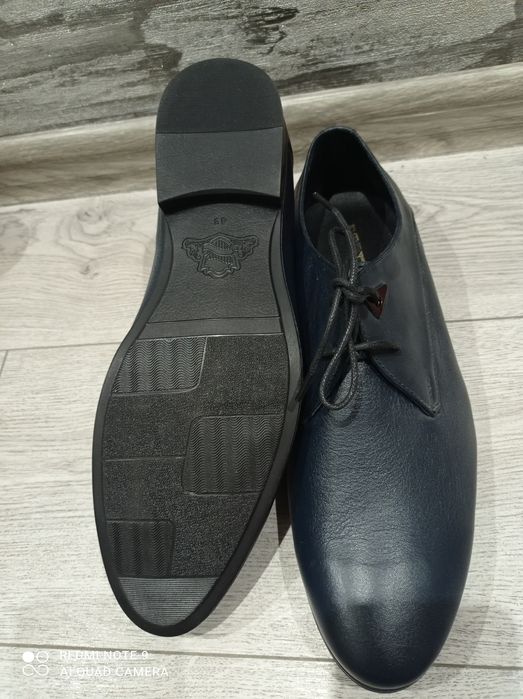 Продам шкіряні туфлі р.43