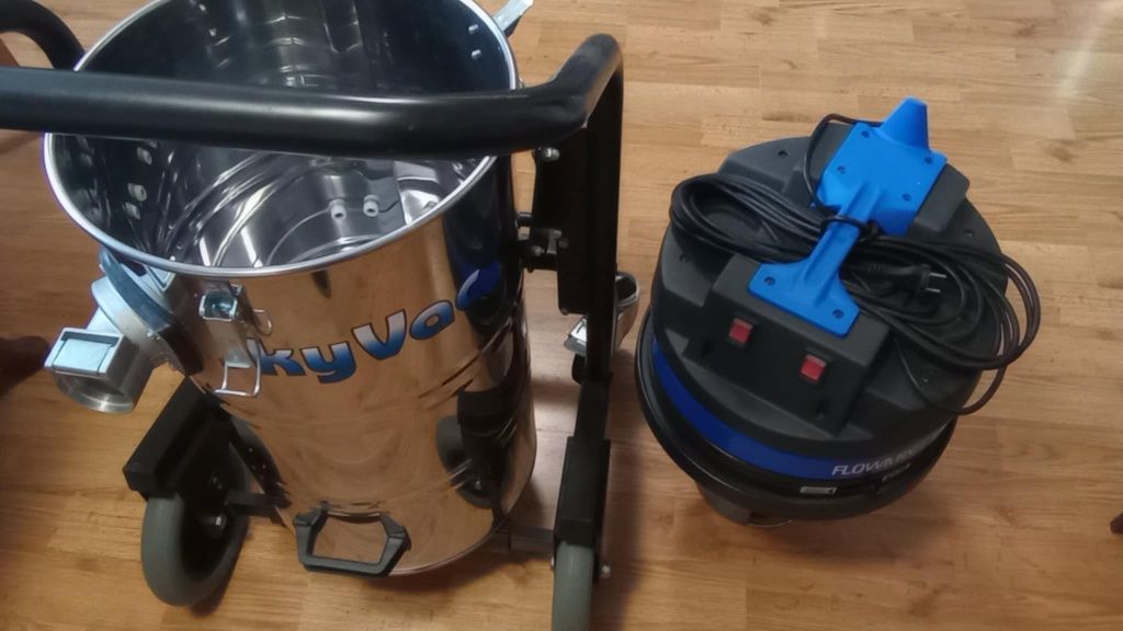Profesjonalny odkurzacz  na sucho i na mokro, na zewnątrz i wewnątrz