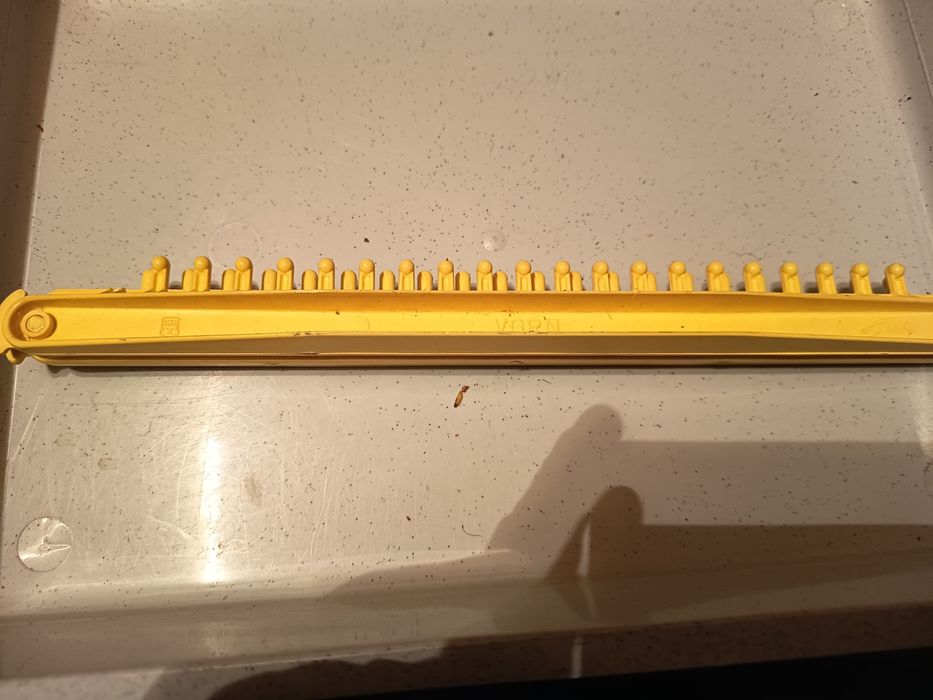 Przyrząd do robienia swetrow