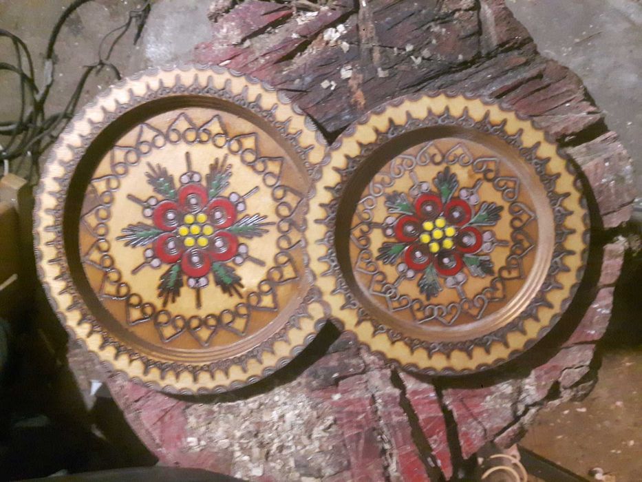 Ozdobne talerze drewniane