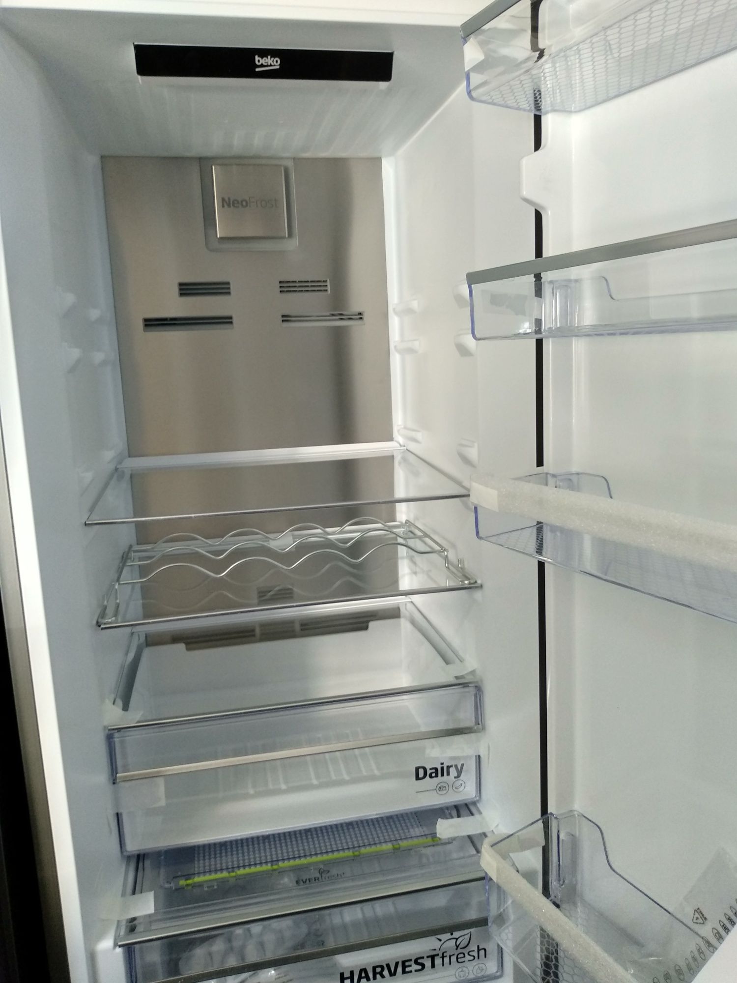 OUTLET Janki ul Wspólna 6 Lodówka Beko MCNA406I63ZXBRN