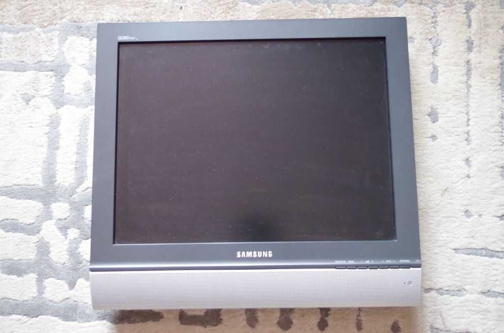 Telewizor z funkcją monitora LCD Samsung
LW20M21C Retrogaming