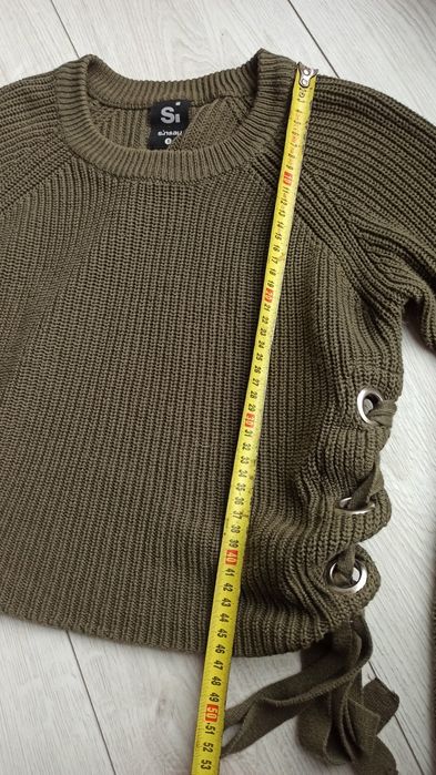 Sweter ciemno-zielony