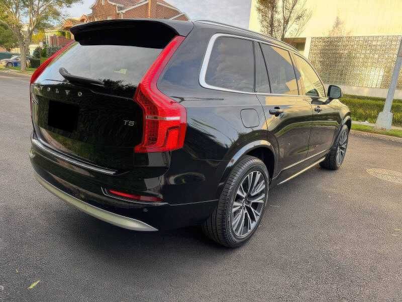 2022 Volvo XC90 T5 Momentum