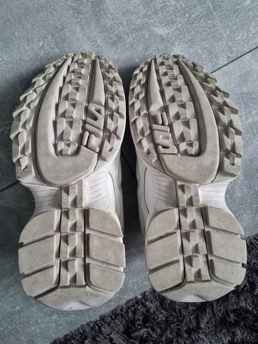 Fila białe buty sportowe