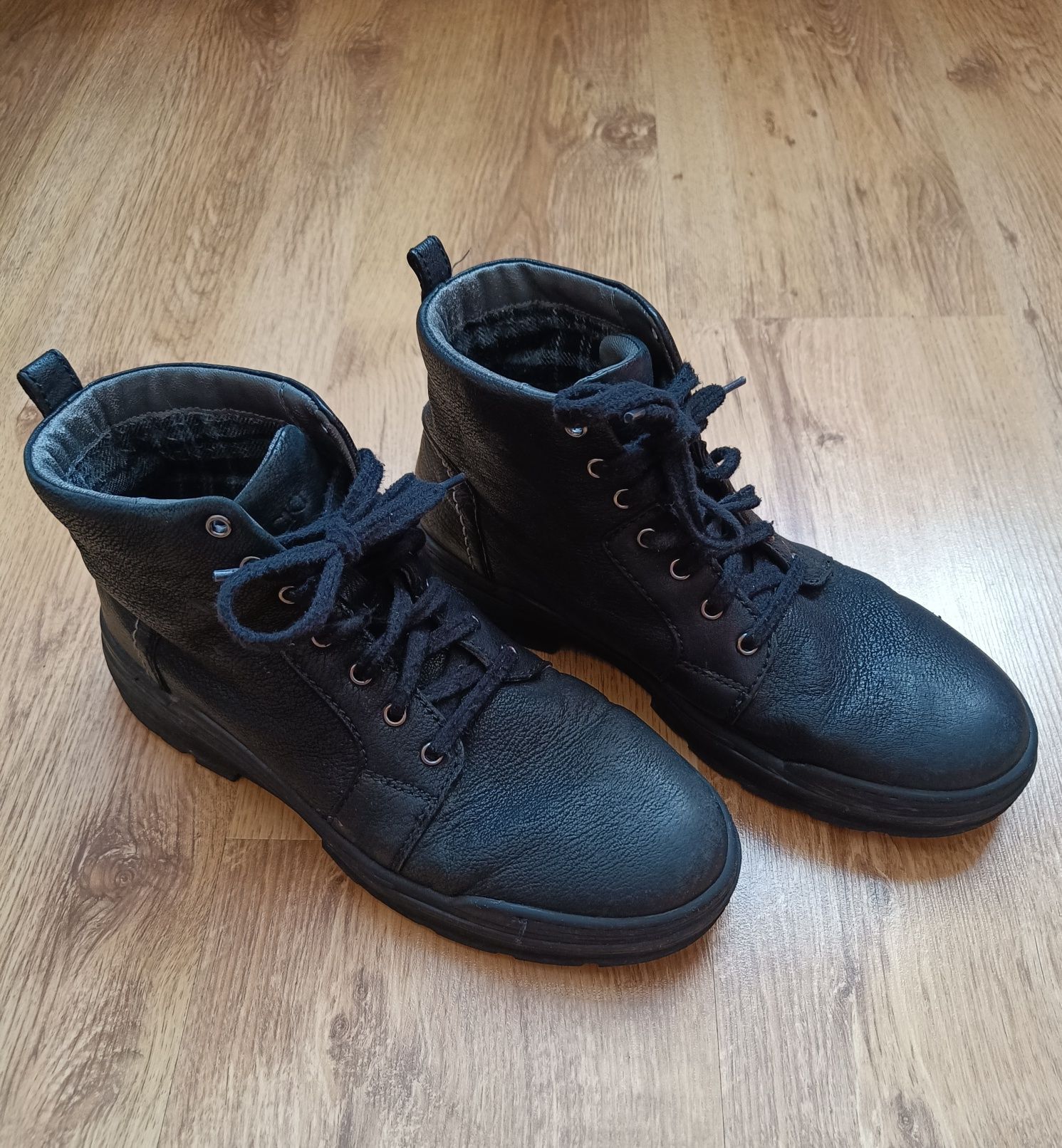 Czarne skórzane męskie buty zimowe Lasocki
