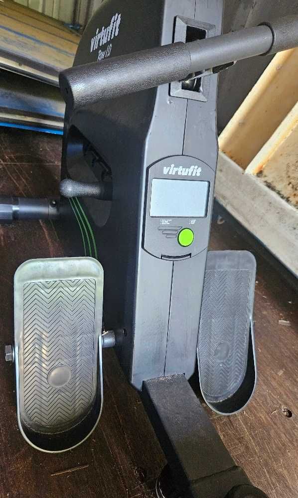 Wioślarz treningowy Virtufit Row 1.0 / wyświetlacz LCD
