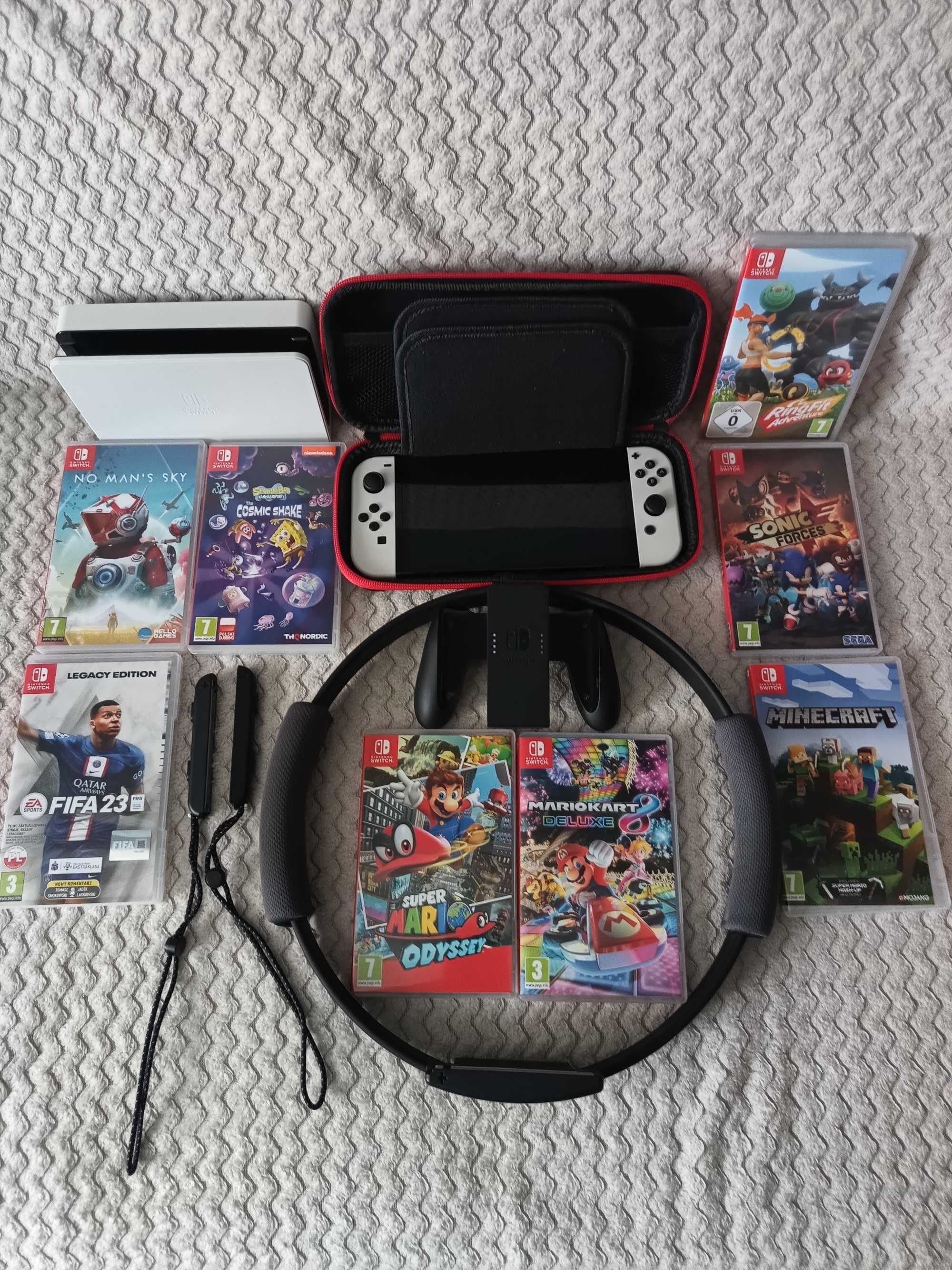 Switch w wersji OLED oraz z grami.
