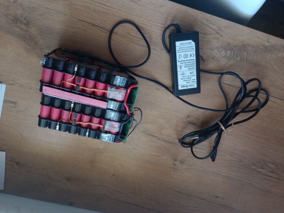 Akumulator rowerowy 10ah + ładowarka