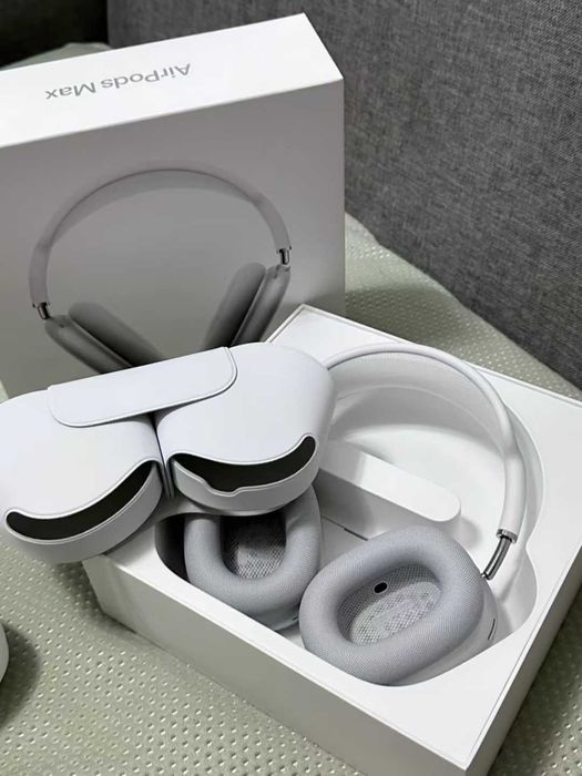 Białe słuchawki Bluetooth