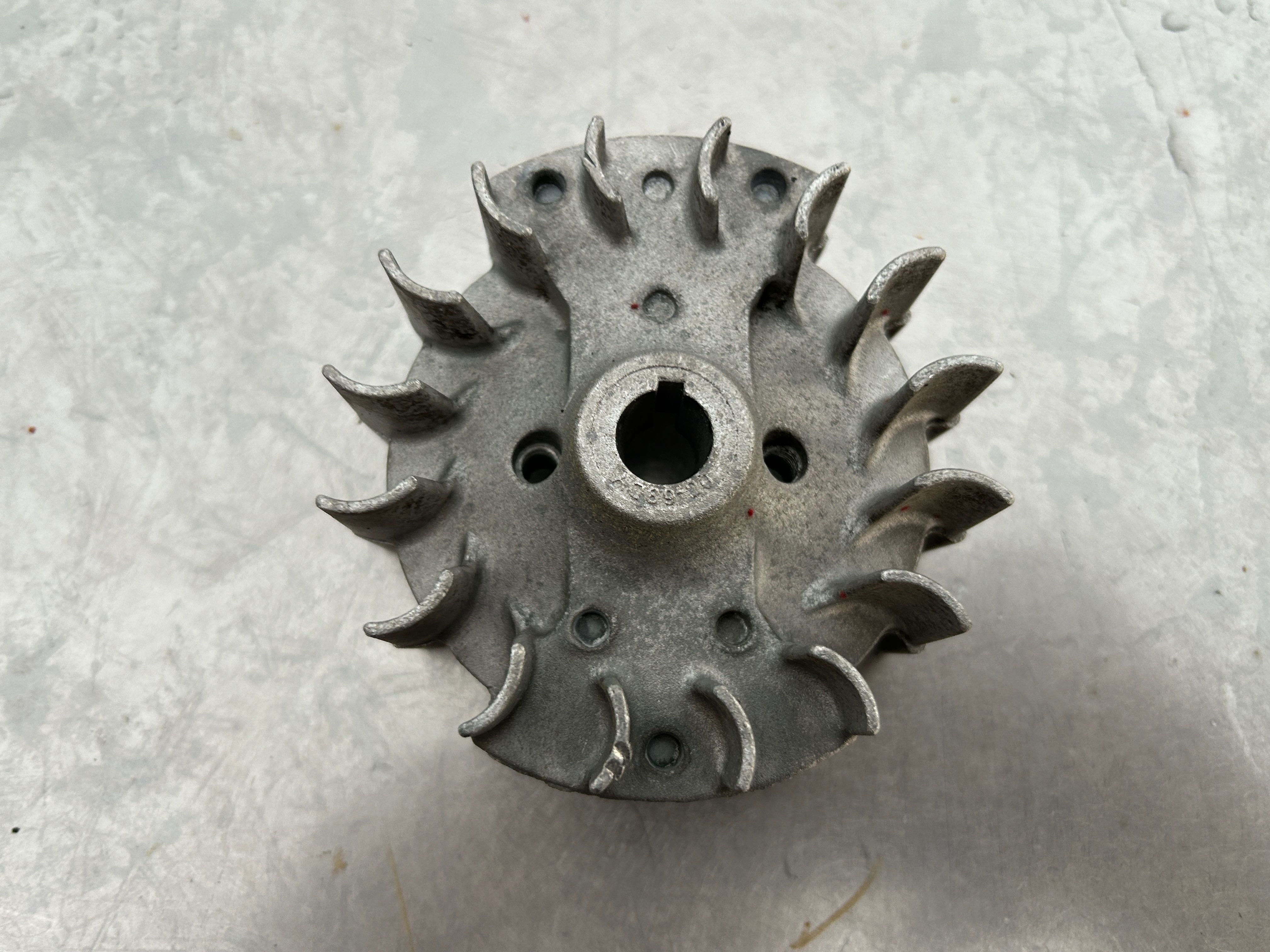 Koło magnesowe Magneto Makita EM2600U ER2600L LT27 Dolmar MS-27C (409)