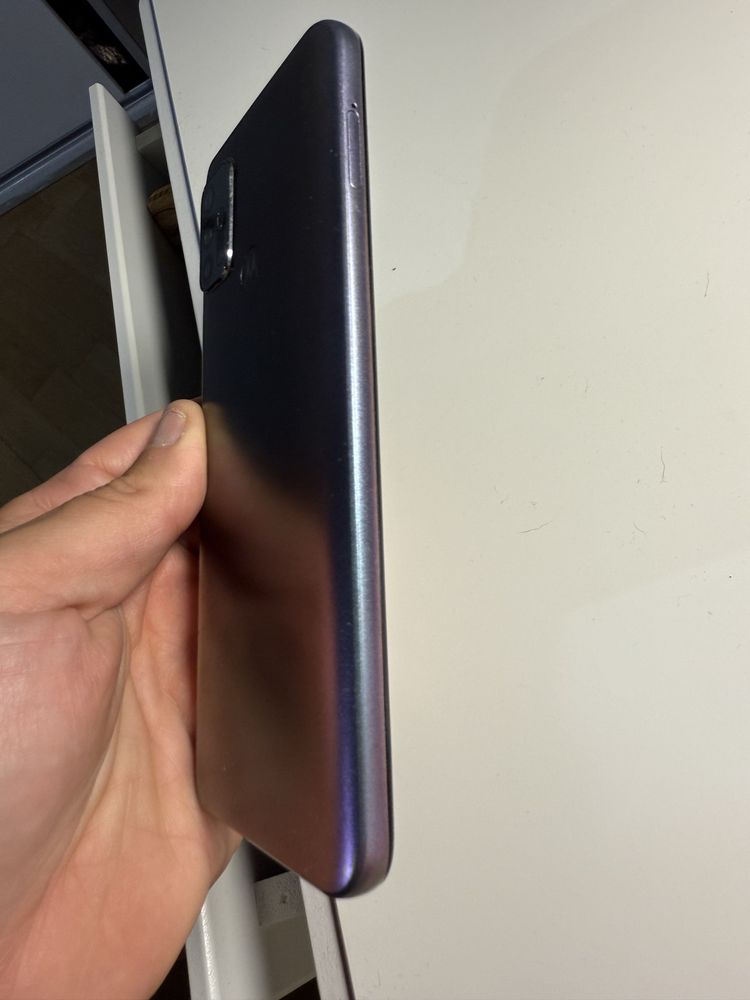 Motorola g30 6giga 128