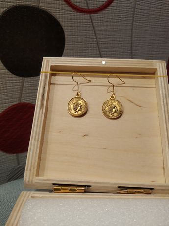 Minimalistyczne kolczyki kółka królowa Elżbieta minimalizm kolor złoty