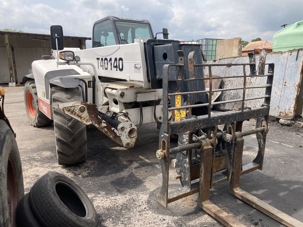 Ładowarka teleskopowa Bobcat T40-140 JCB