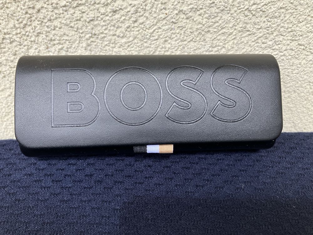 Etui futerał do okularow Boss, kolor czarny, nowe