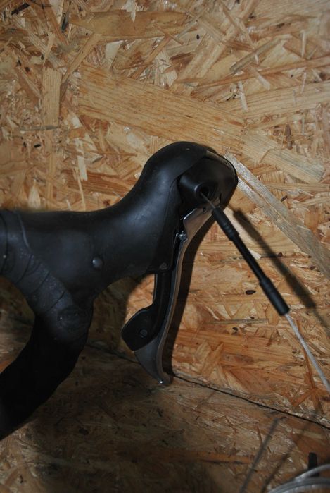 Zestaw kokpit Shimano 105 ST-5600 klamkomanetki 2x10s Bontrager Select