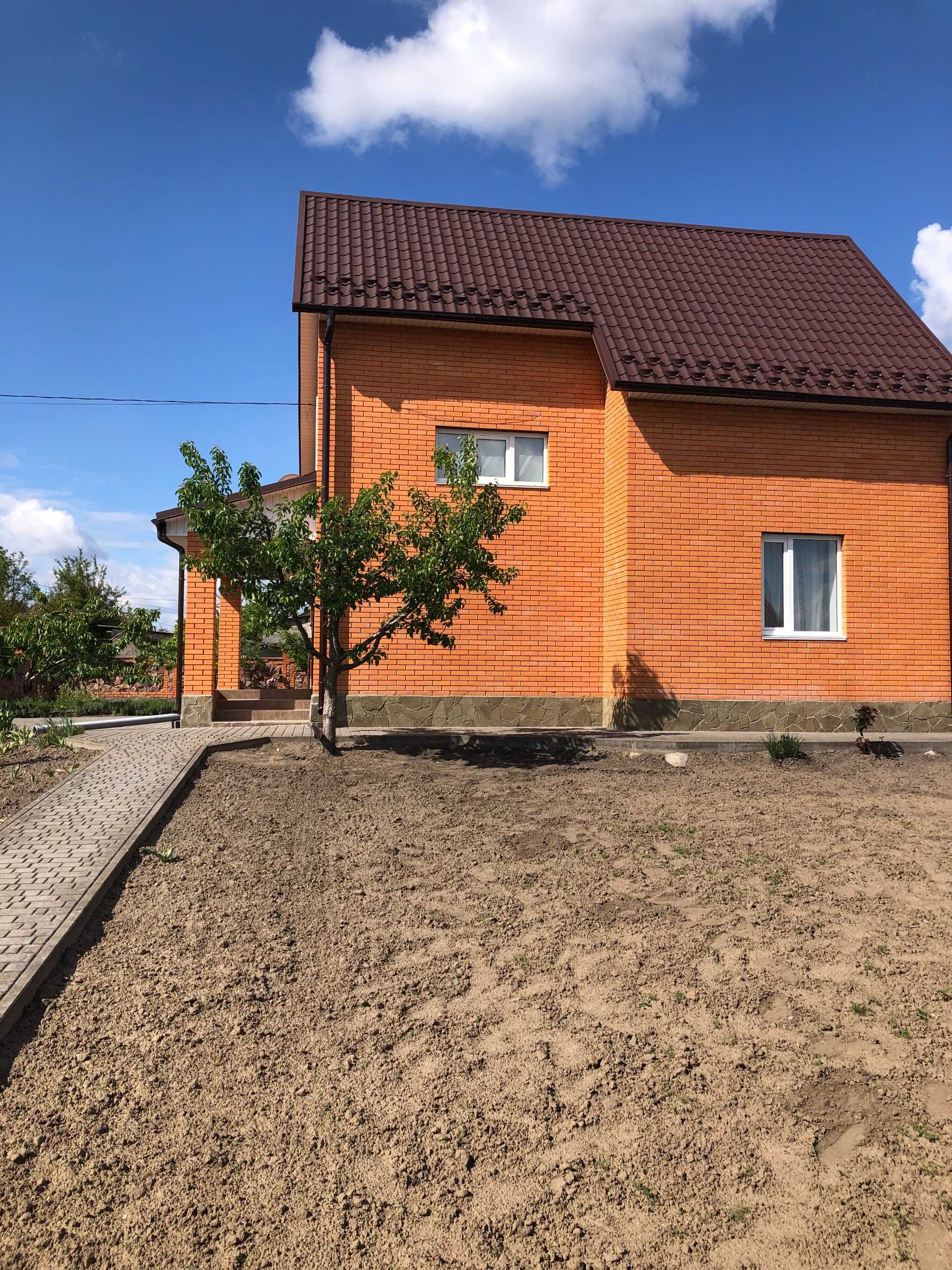 Продаж нового 2-поверхового котеджу з банею та сауною  в смт. Брусилів