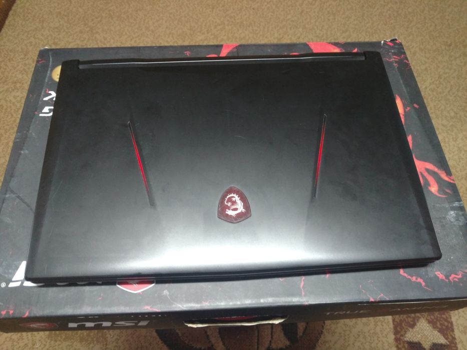 Ігровий ноутбук msi ge73 8re.