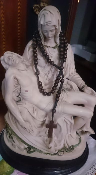 Nossa Sra com Jusus ao colo (Pieta)