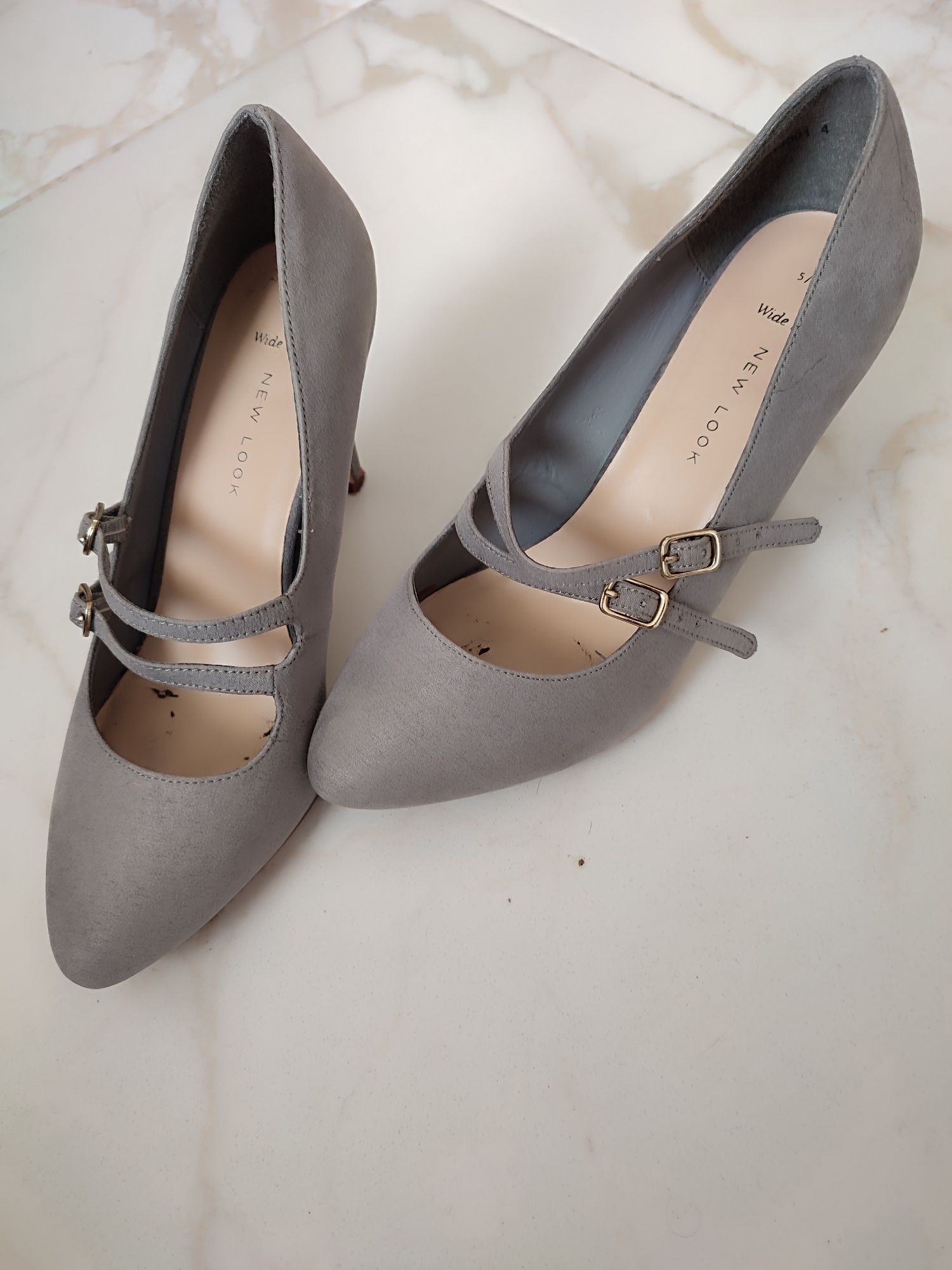Туфлі жіночі сірого кольору на каблуку