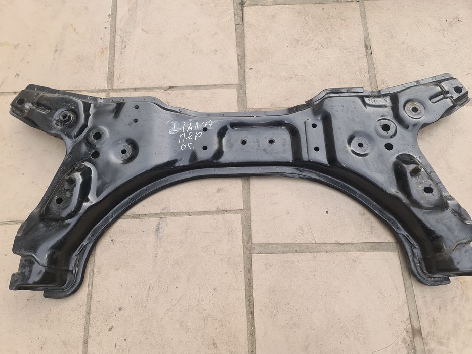 Продам балка передняя сузуки лиана 2005гв