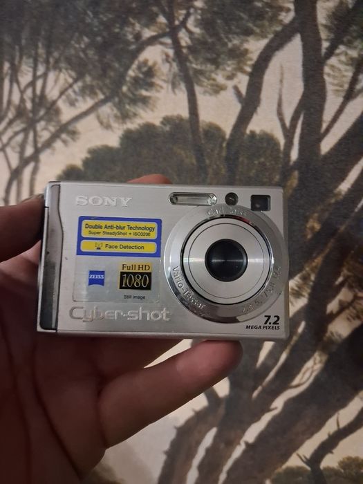 Цифровой фотоаппарат Sony Cyber-shot DSC DSC-W80