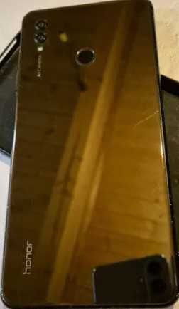 Продам смартфон Honor Note 10