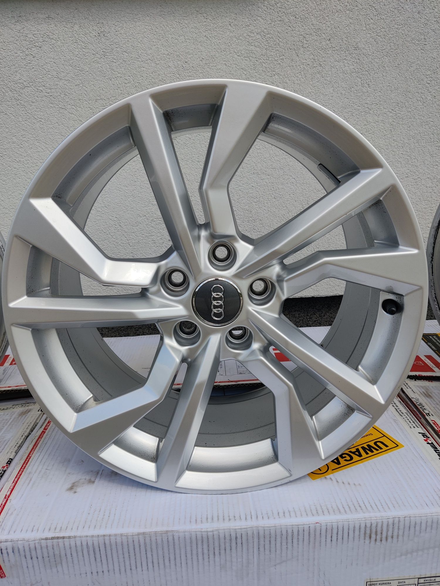 Jak nowe Oryginalne Felgi Audi 18" 5x112 A4 A3 57,1mm Skoda VW Seat