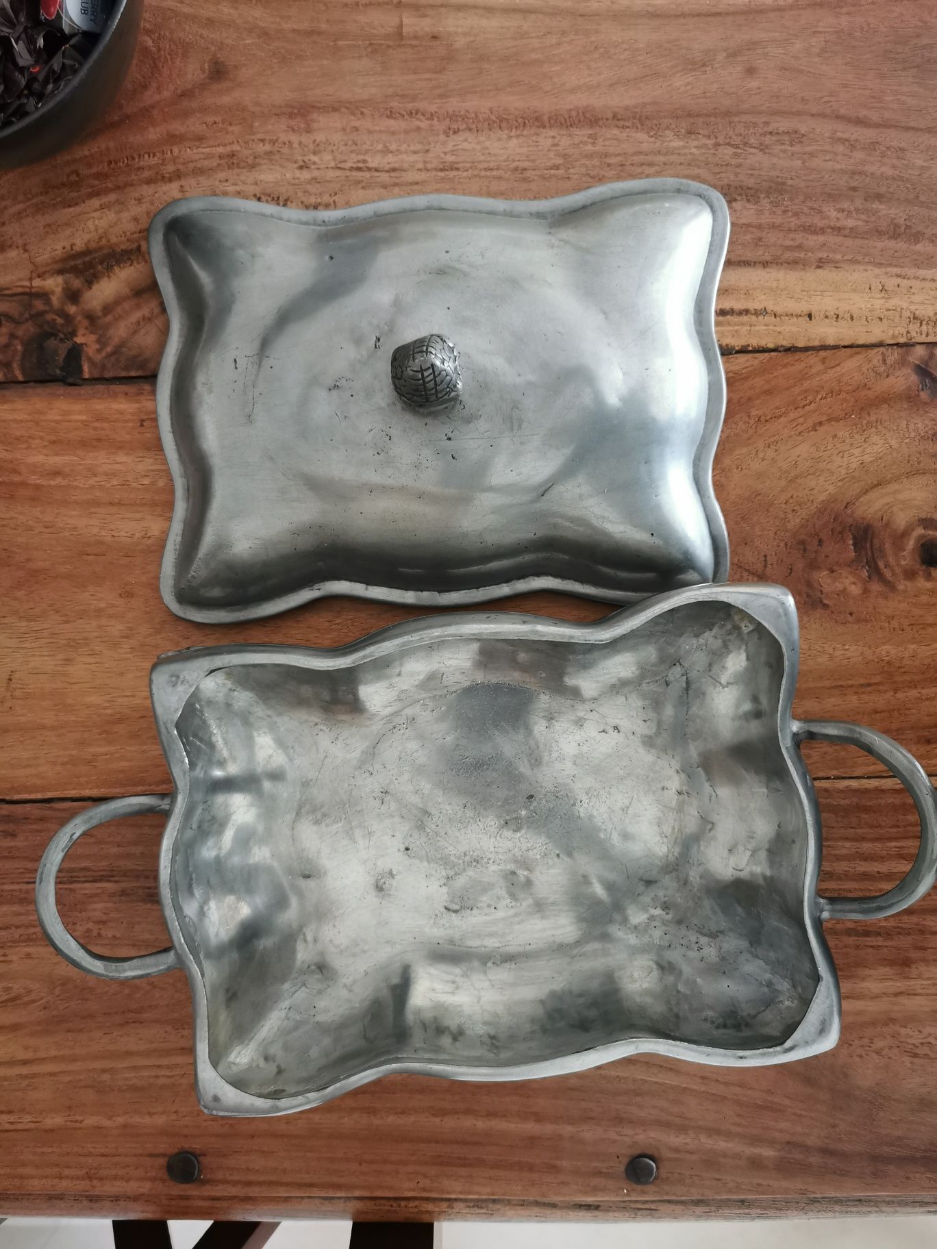 Peça decorativa em estanho