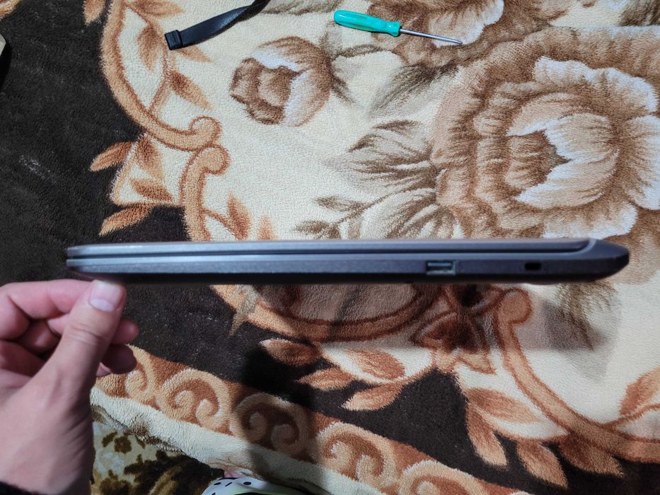 Продам ноутбук Asus x507m (під відновлення або на запчастини)