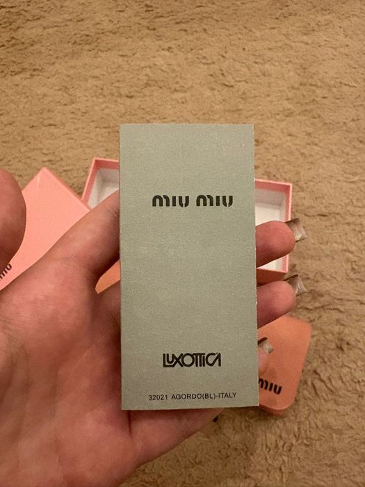 Óculos Miu Miu (entrega a mão ermesinde)