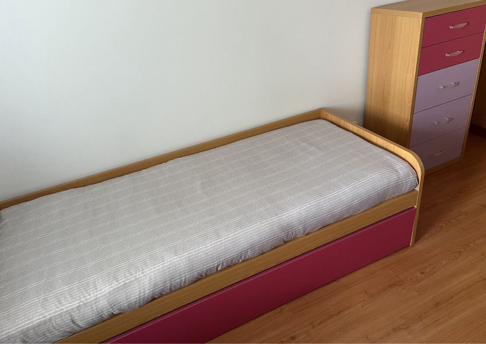 Cama + gaveta (elevatoria) e Cómoda/ Camiseiro Lourini