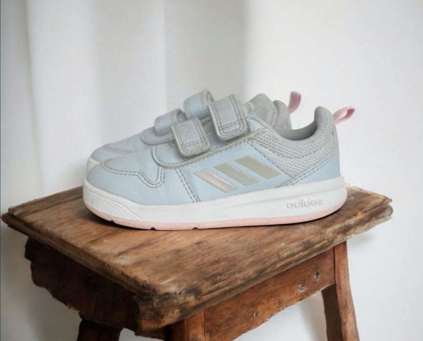 Оригінальні кросівки оригинальные кроссовки Adidas 23,5 розмір