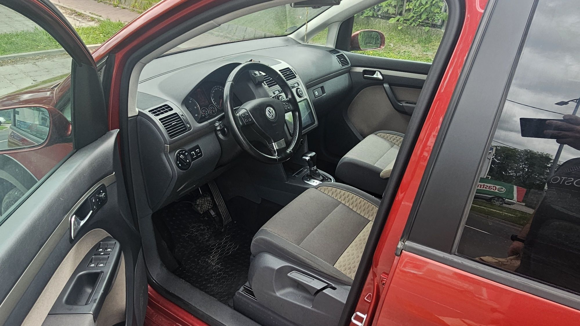 Vw Touran Cross 2.0 TDi 140 Dsg hak