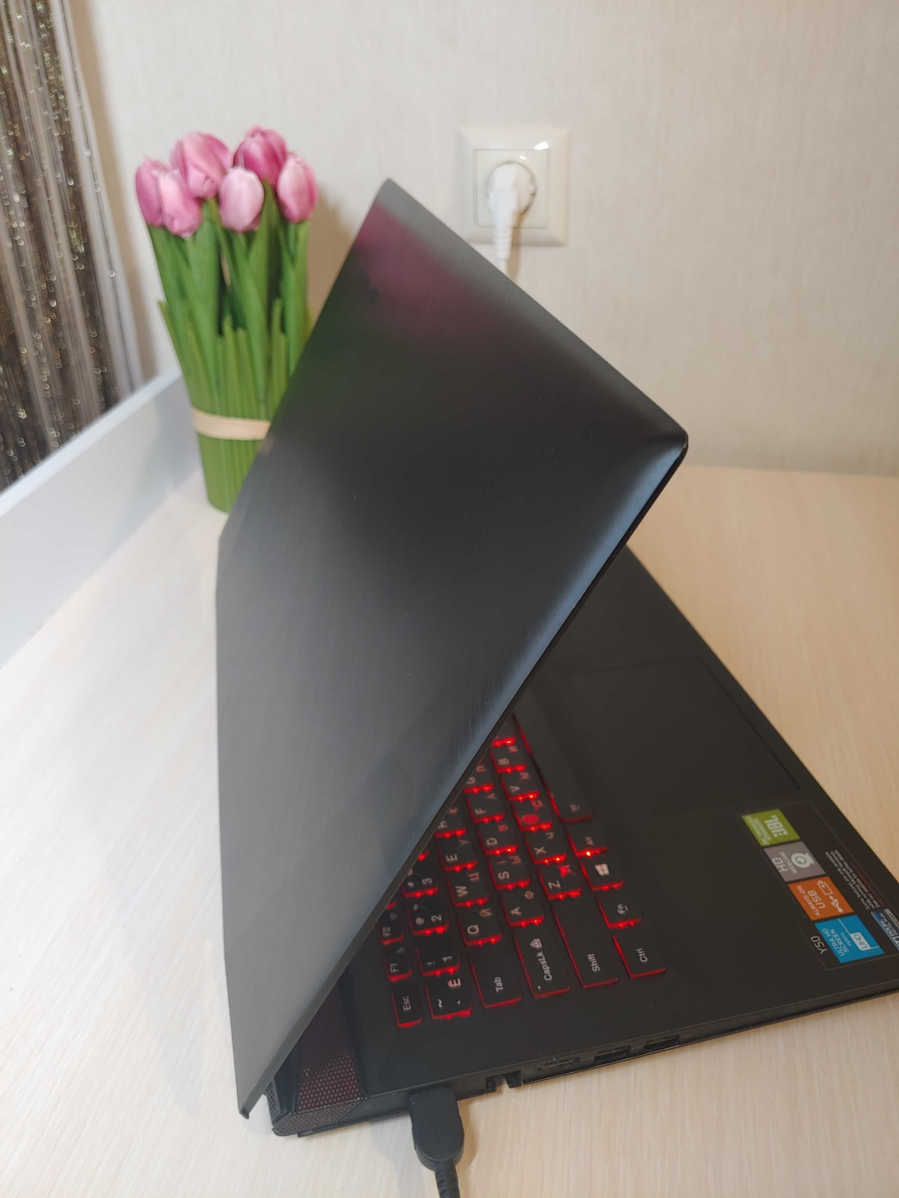 Lenovo Y50-70 + подарунок