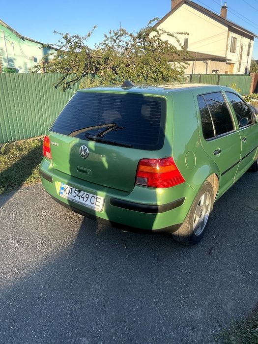 Продаю машину Volkswagen