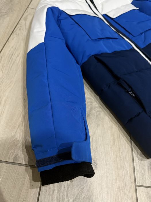 Продам курту зимню