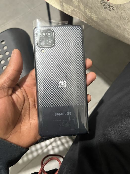 Iphone 12 pro max 512g e samsung a12 128g