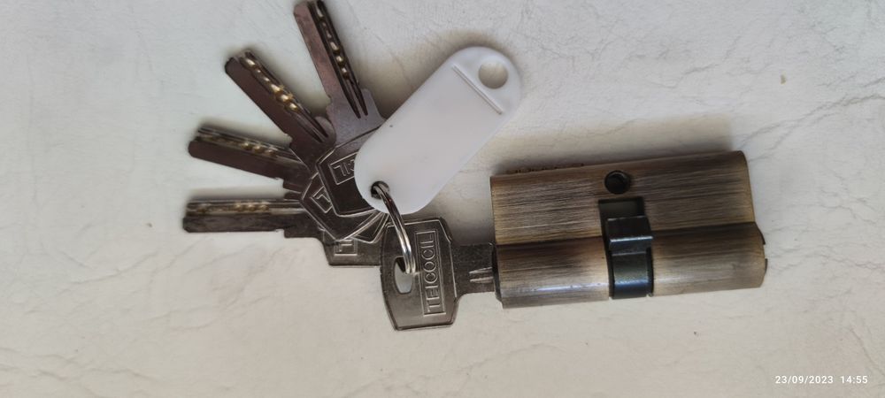 Fechaduras com chaves