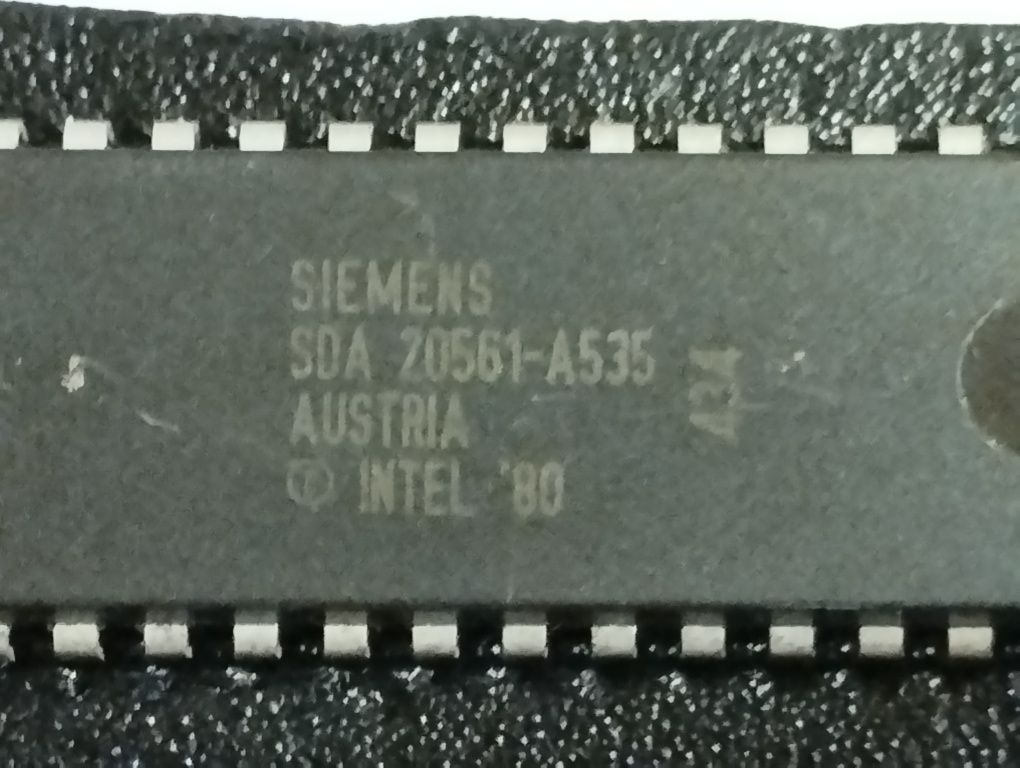 Процессор SDA20561-A535 Siemens. Intel'80.