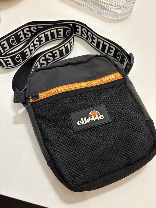 Męska torba na ramię z regulowanym paskiem z gumowym logo Ellesse