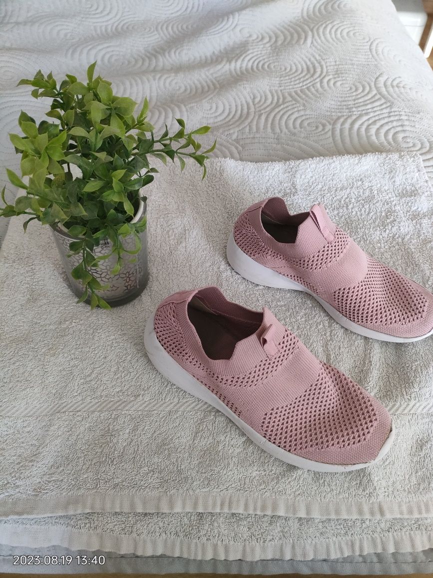 Buty dziewczęce typu trampki